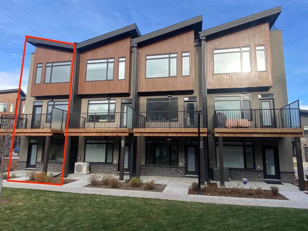 81 Royal Elm Green NW, Calgary — main listing photo