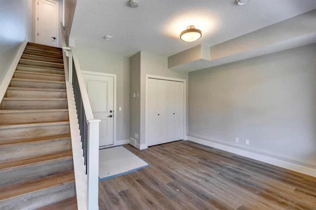 81 Royal Elm Green NW, Calgary — photo 3 of 22