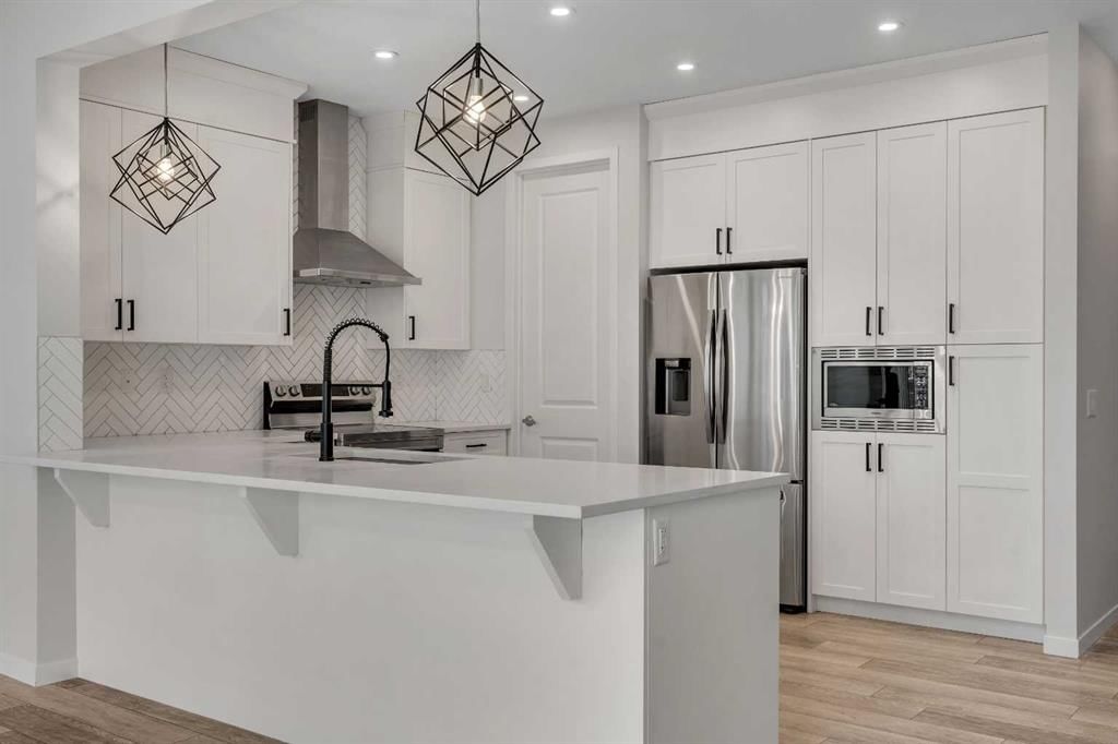 20 Rowley Common NW, Calgary — main listing photo