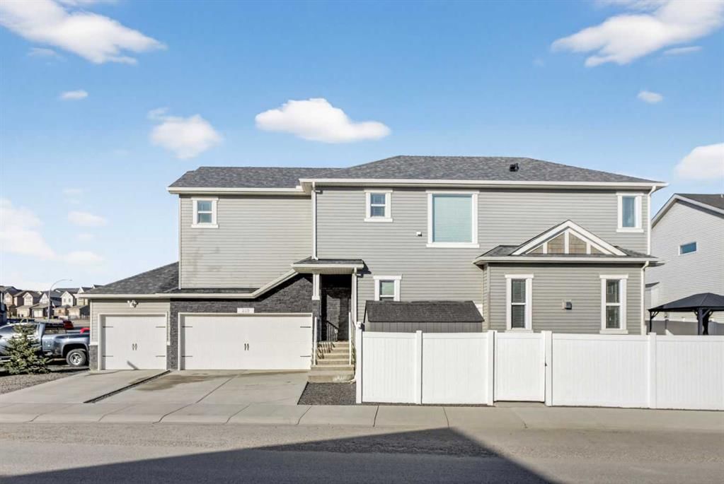 229 Nolanhurst Way NW, Calgary — photo 2 of 43