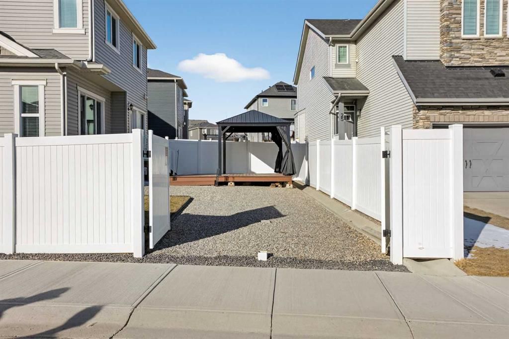 229 Nolanhurst Way NW, Calgary — photo 3 of 43