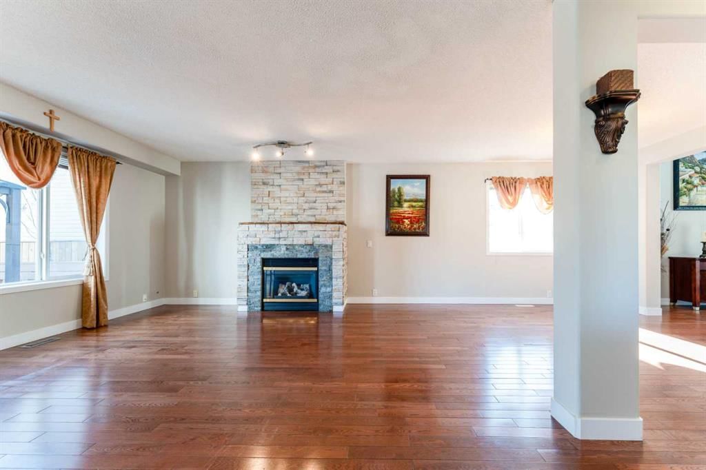 343 Millview Bay SW, Calgary — photo 5 of 49