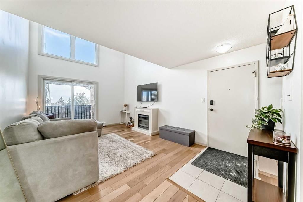 633, 6400 Coach Hill Road SW, Calgary — photo 4 of 32