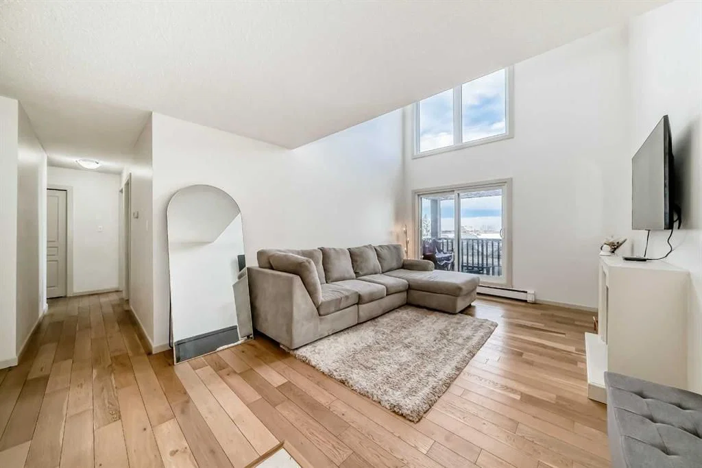 633, 6400 Coach Hill Road SW, Calgary — photo 5 of 32