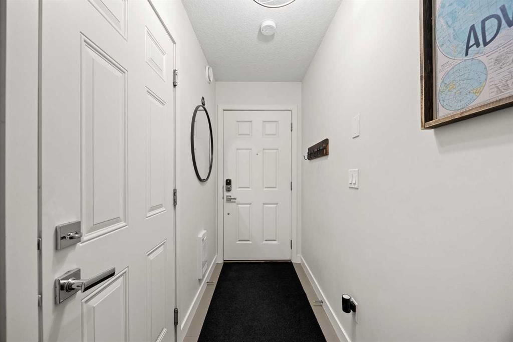 10 Sherwood Row NW, Calgary — photo 3 of 38