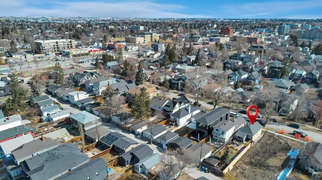 1413 3 Street NW, Calgary — photo 4 of 36