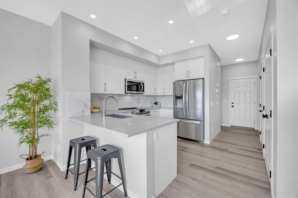 73 Magnolia Heath SE, Calgary — photo 3 of 33