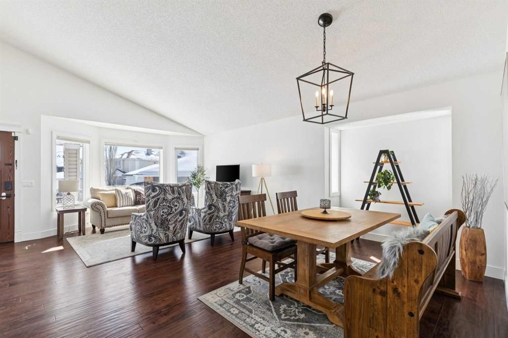 642 Schooner Cove NW, Calgary — photo 4 of 47