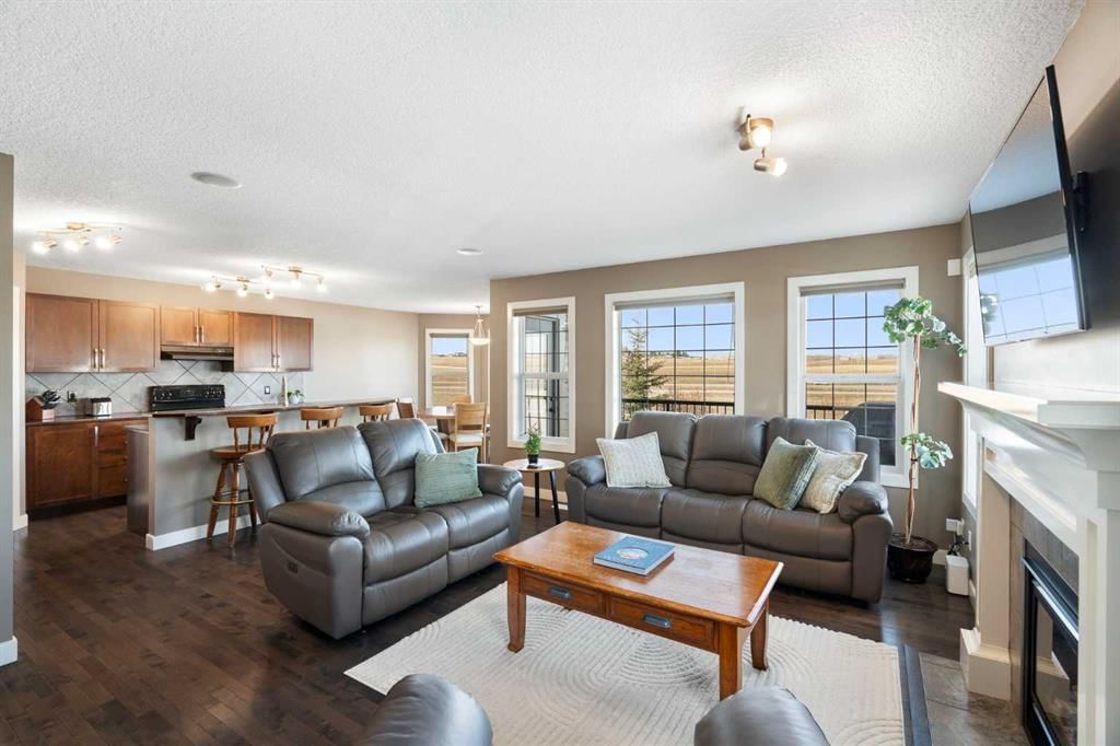 5 Bridlecrest Court SW, Calgary — photo 4 of 50