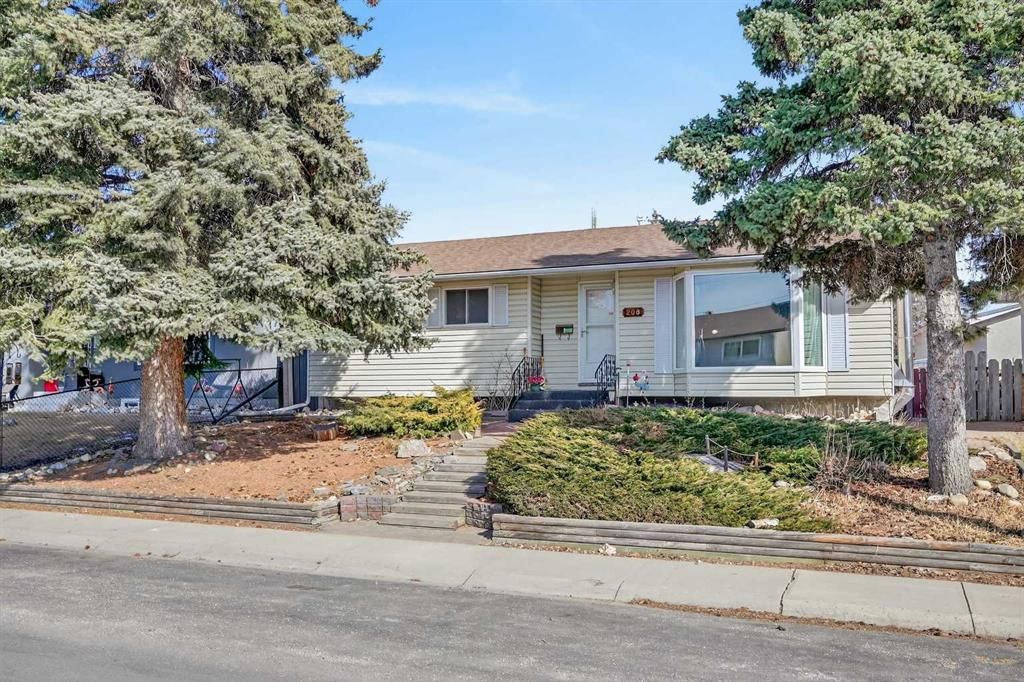 208 Penbrooke Way SE, Calgary — main listing photo