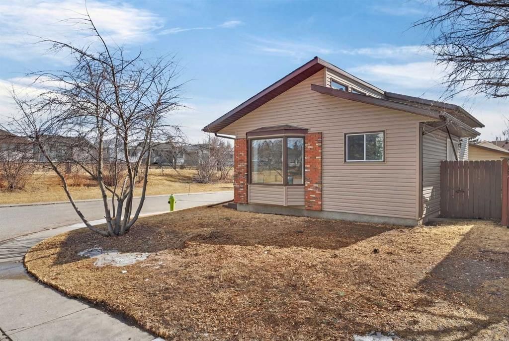 59 Taraglen Court NE, Calgary — main listing photo
