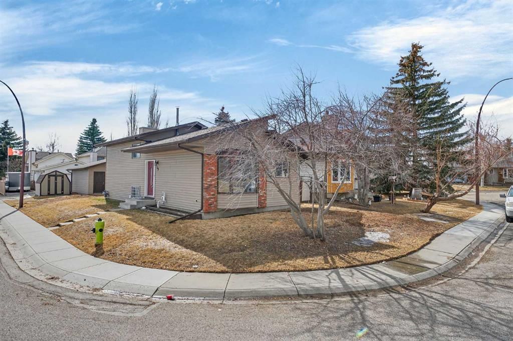 59 Taraglen Court NE, Calgary — photo 2 of 44