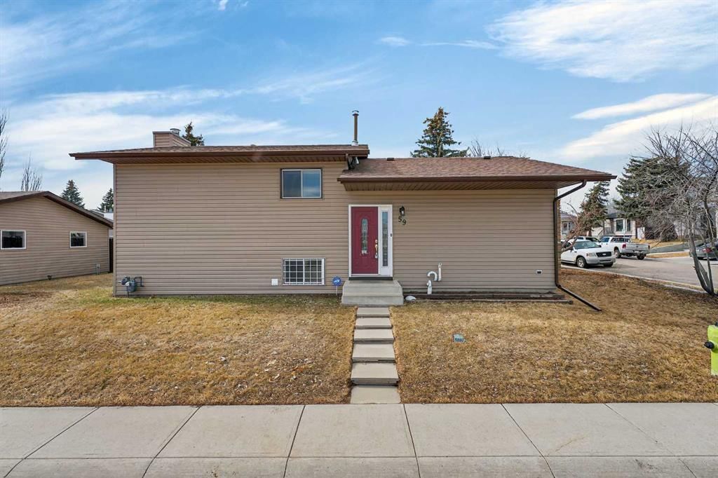 59 Taraglen Court NE, Calgary — photo 3 of 44