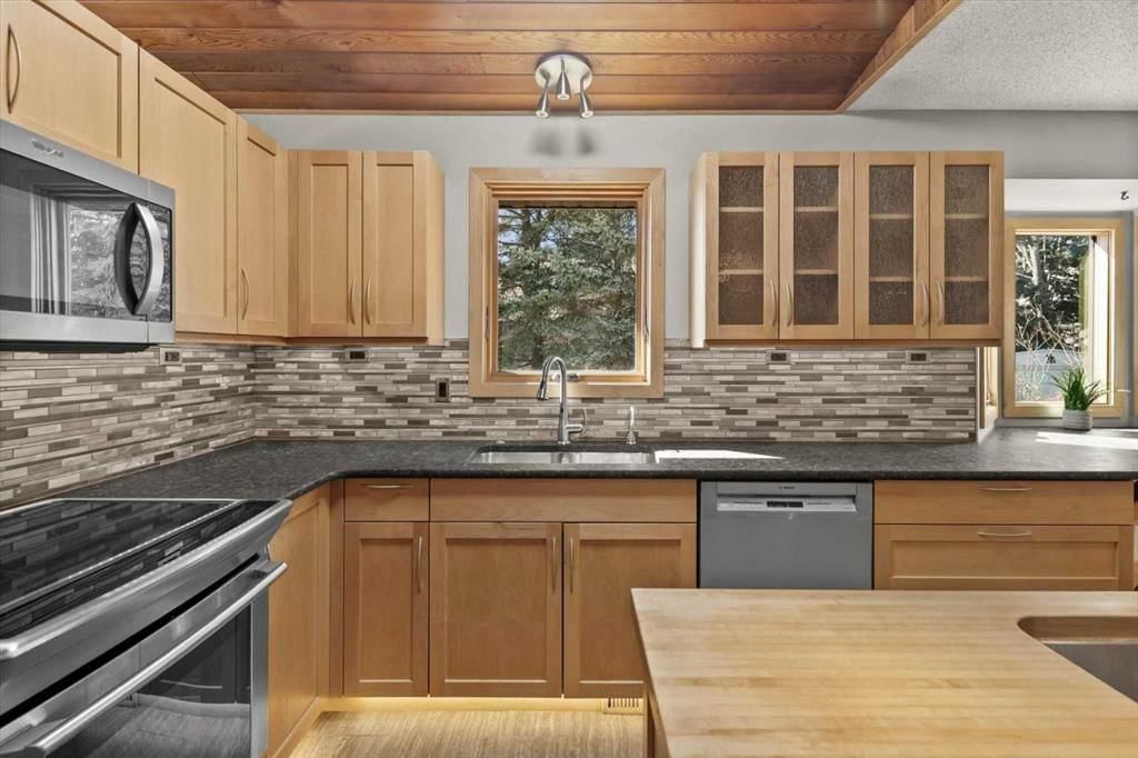 244 Ranchridge Bay NW, Calgary — photo 2 of 46