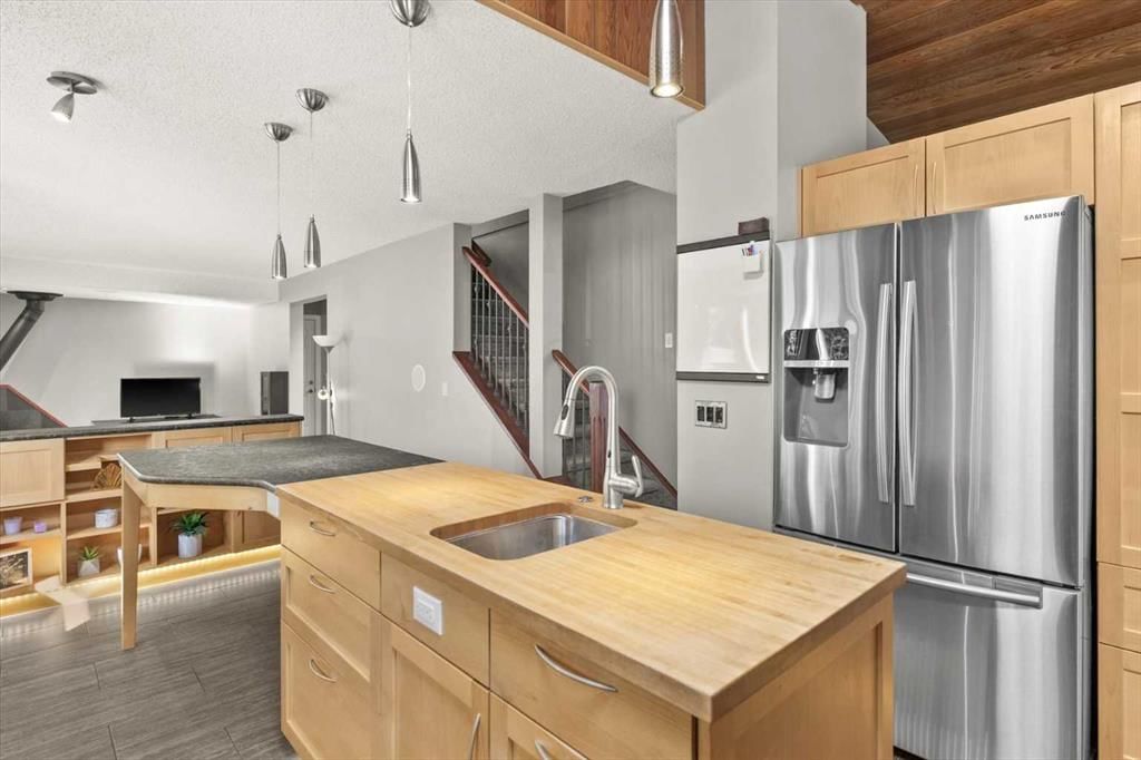 244 Ranchridge Bay NW, Calgary — photo 4 of 46