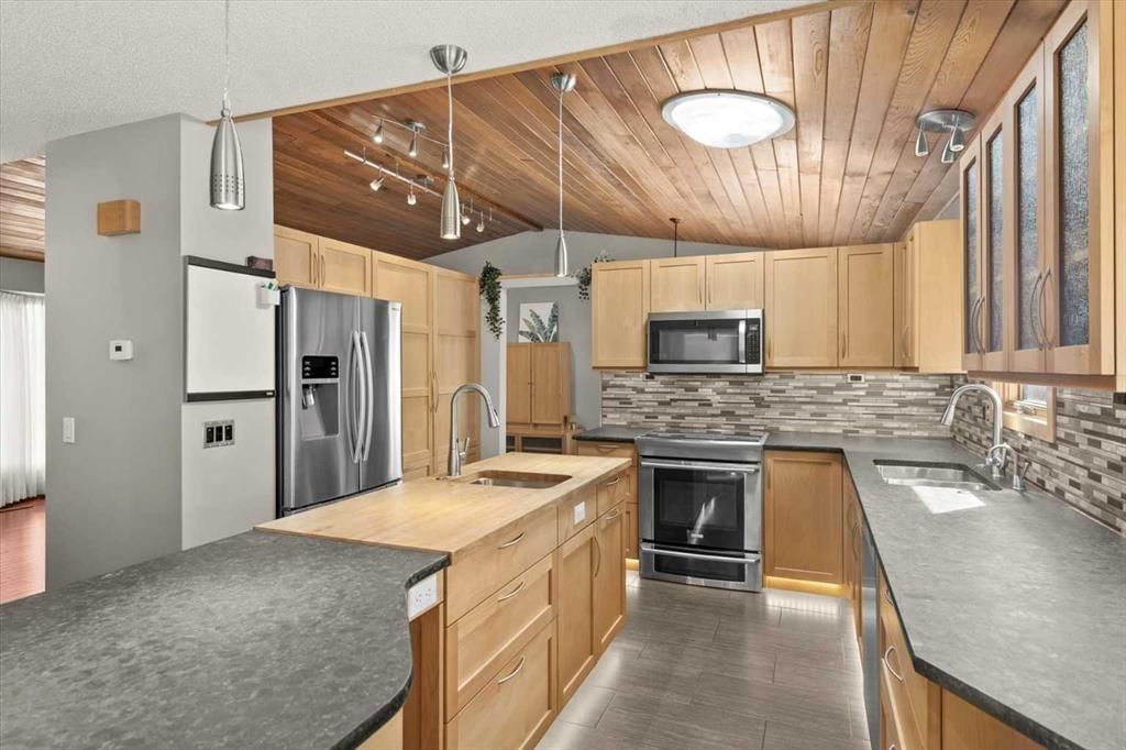 244 Ranchridge Bay NW, Calgary — photo 5 of 46