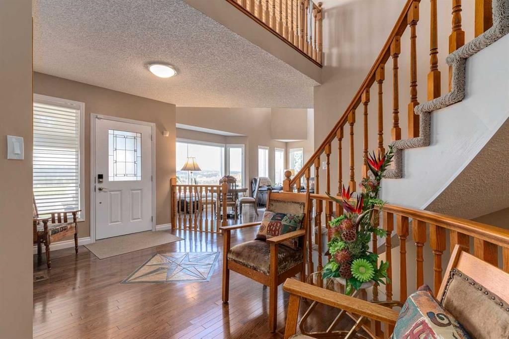88 Woodacres Drive SW, Calgary — photo 2 of 48
