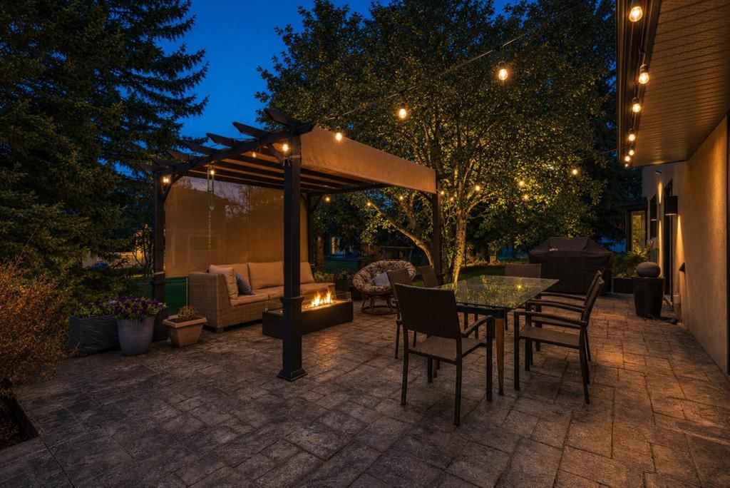 12 Varsville Place NW, Calgary — photo 5 of 50