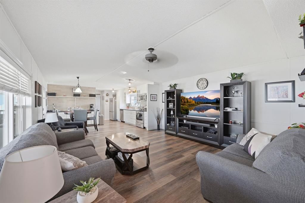 342 Burroughs Circle NE, Calgary — main listing photo
