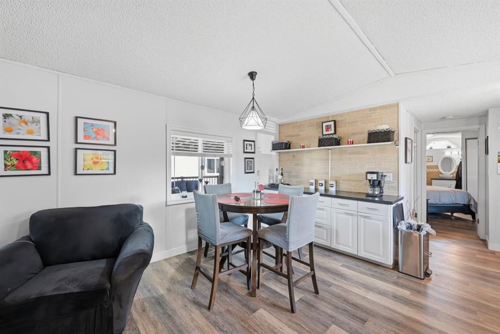 342 Burroughs Circle NE, Calgary — photo 2 of 36