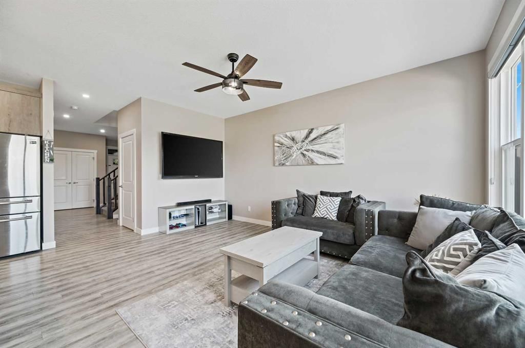 13 Cranbrook Cove SE, Calgary — photo 5 of 45