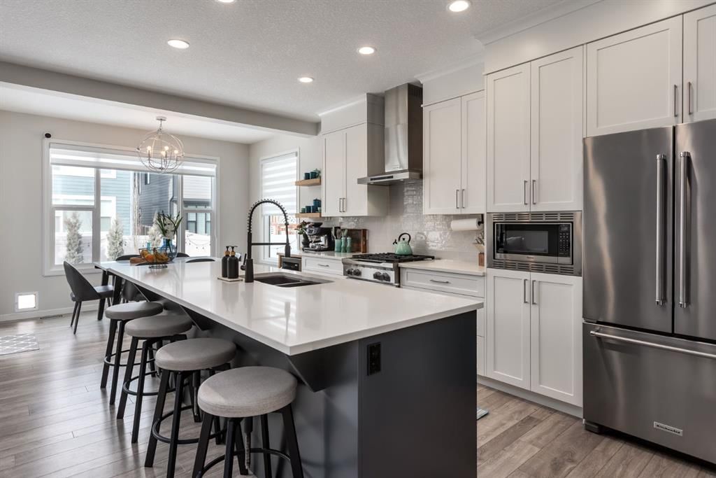 7270 11 Avenue SW, Calgary — photo 2 of 41