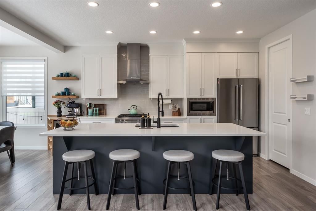 7270 11 Avenue SW, Calgary — photo 3 of 41