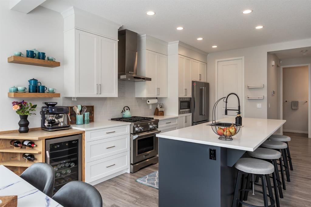 7270 11 Avenue SW, Calgary — photo 4 of 41