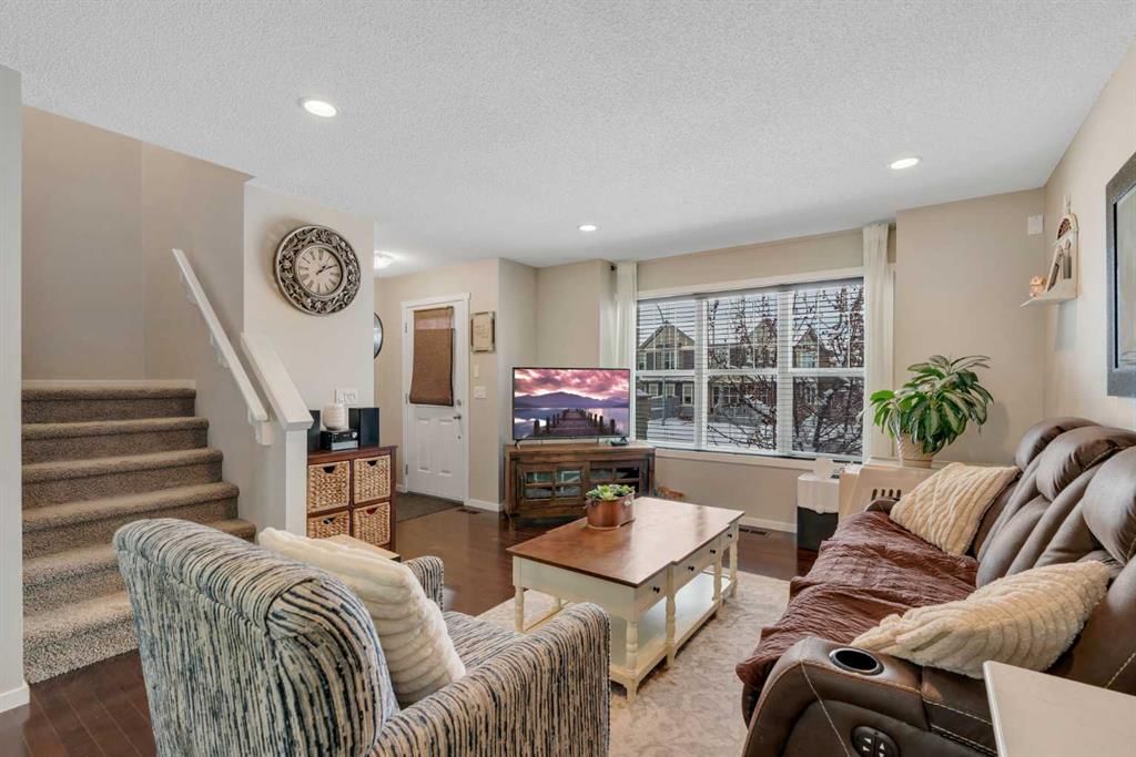 124 Panamount Way NW, Calgary — photo 3 of 25
