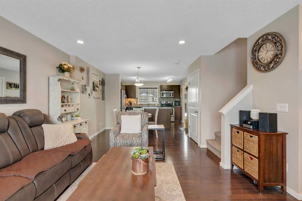 124 Panamount Way NW, Calgary — photo 5 of 25