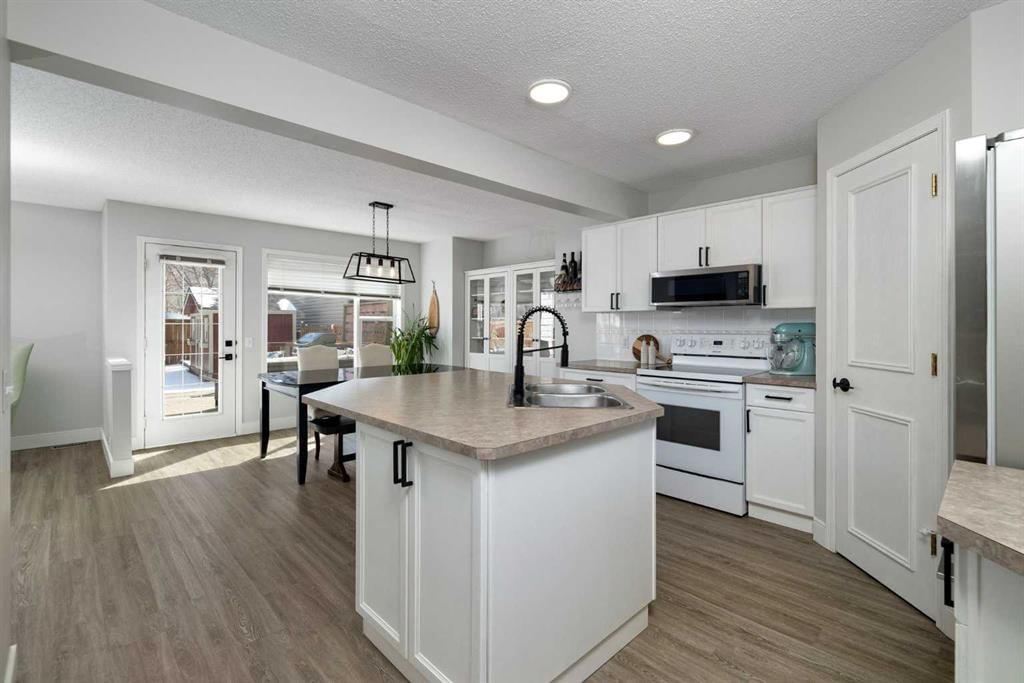 316 Mt Brewster Circle SE, Calgary — photo 2 of 37