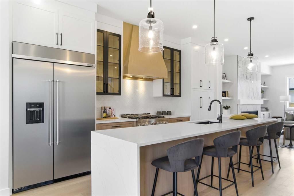 2807 25A Street SW, Calgary — photo 3 of 50