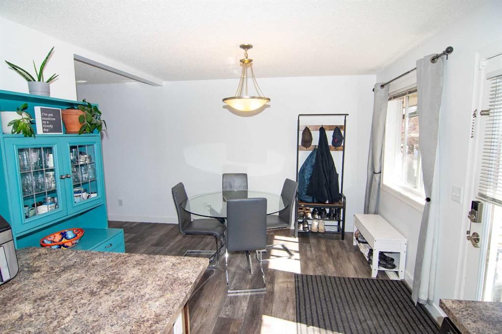 132 Copperpond Boulevard SE, Calgary — photo 5 of 22