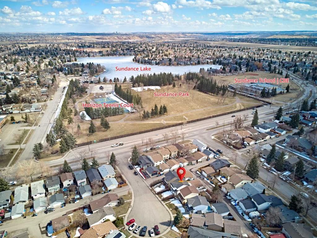 51 Sunmills Court SW, Calgary — photo 4 of 40