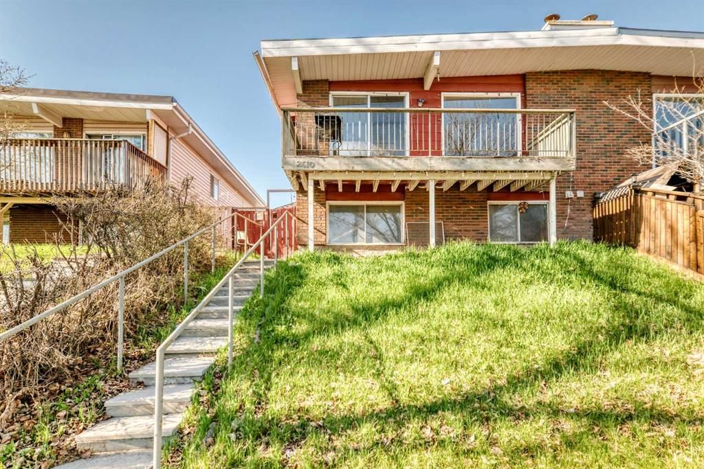 2610 Dover Ridge Drive SE, Calgary — main listing photo