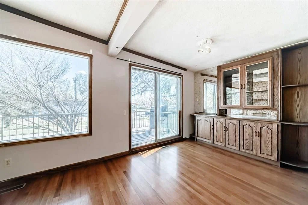 2610 Dover Ridge Drive SE, Calgary — photo 3 of 37