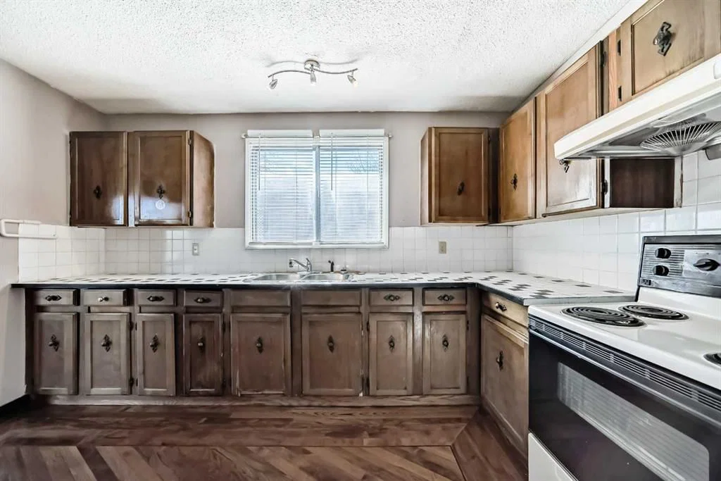 2610 Dover Ridge Drive SE, Calgary — photo 5 of 37