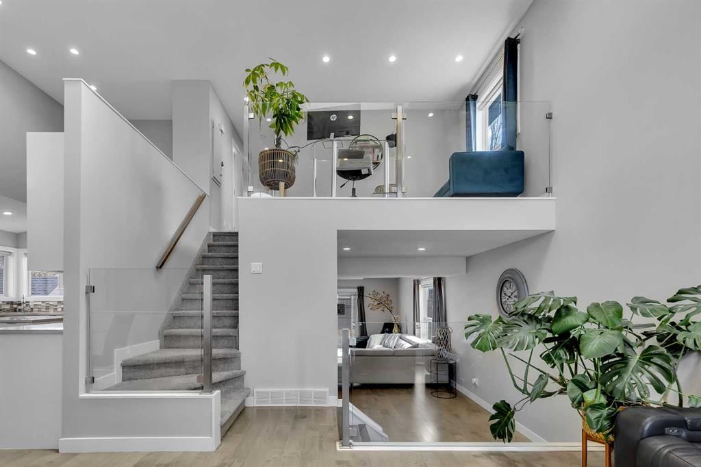 32 Citadel Ridge Place NW, Calgary — photo 4 of 50