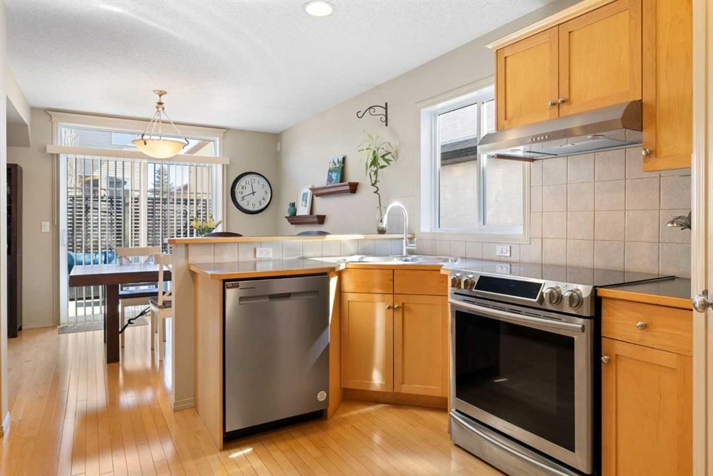 28 West Springs Close SW, Calgary — photo 3 of 41