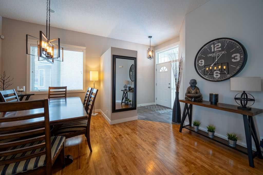 45 Mt Gibraltar Heights SE, Calgary — photo 2 of 48