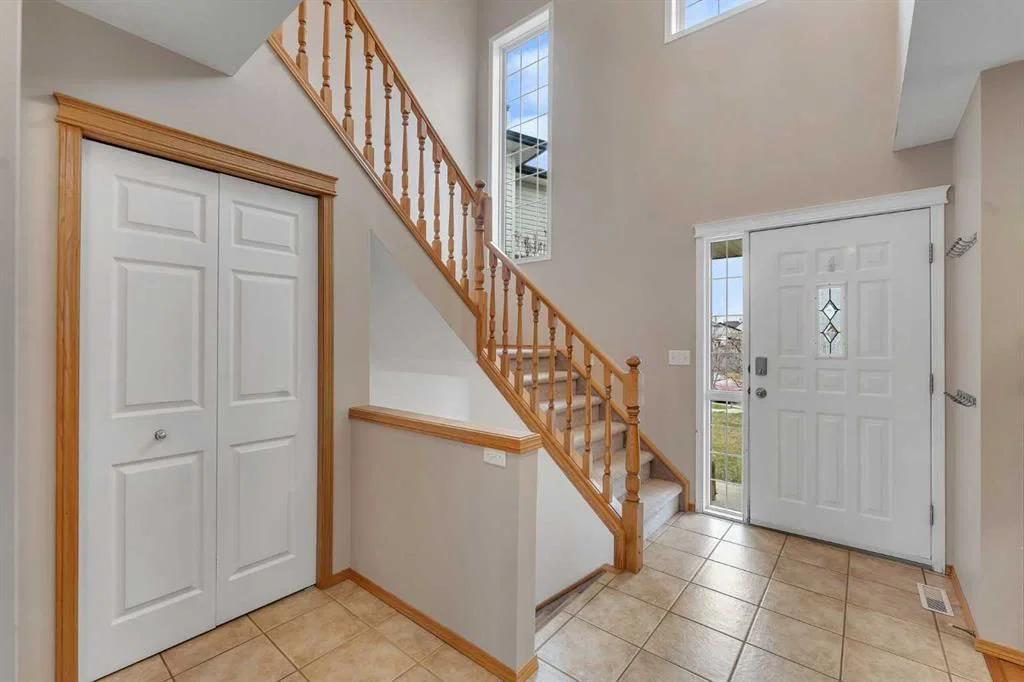 52 Covewood Green NE, Calgary — photo 3 of 40