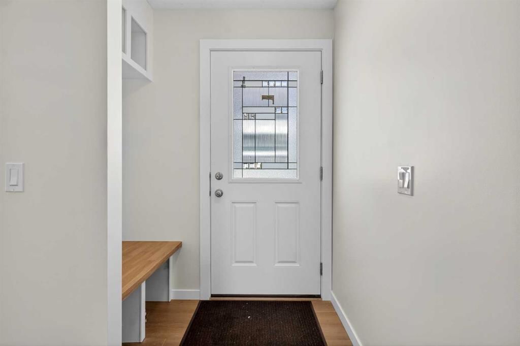 5 Bermuda Lane NW, Calgary — photo 3 of 41
