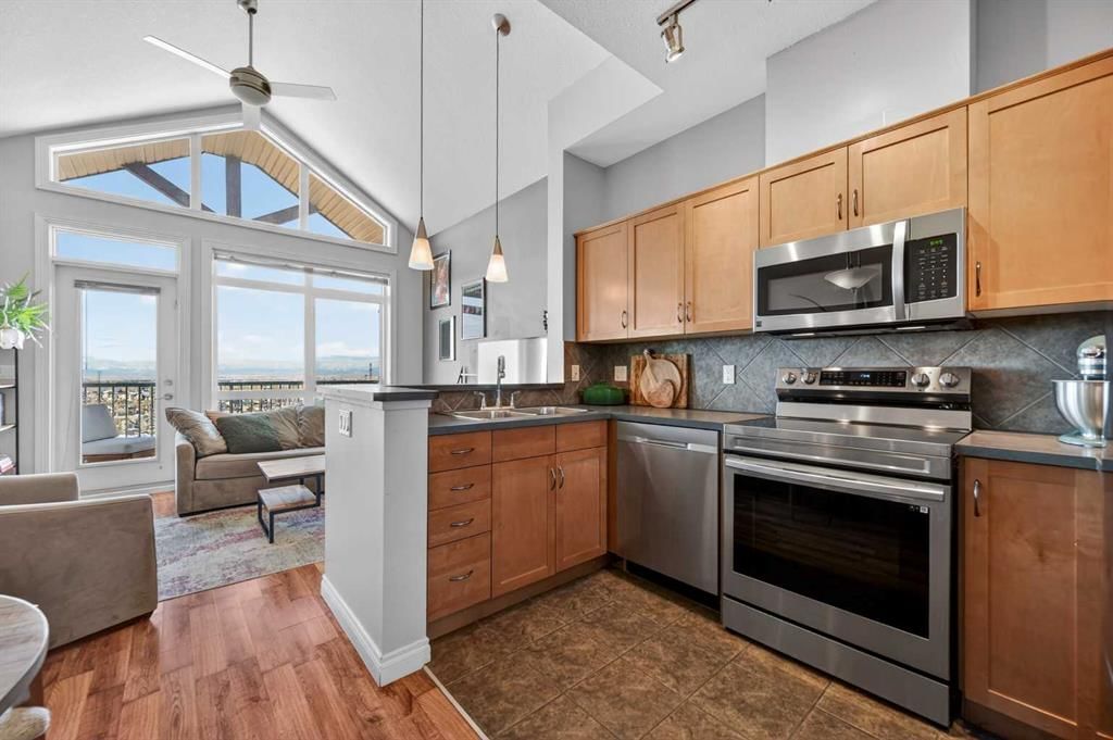 10, 169 Rockyledge View NW, Calgary — photo 5 of 25