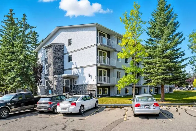 302A, 5601 Dalton Drive NW, Calgary — main listing photo