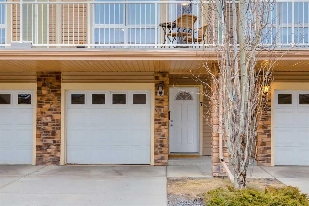 7, 172 Rockyledge View NW, Calgary — photo 3 of 35