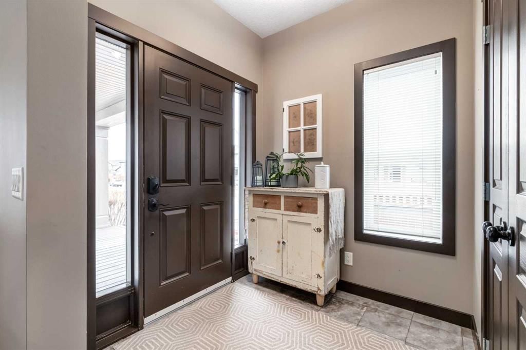4 Copperpond Grove SE, Calgary — photo 2 of 25
