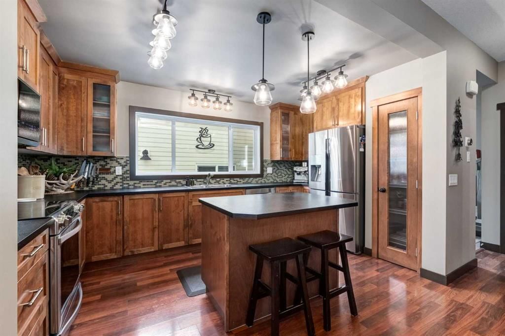 4 Copperpond Grove SE, Calgary — photo 4 of 25
