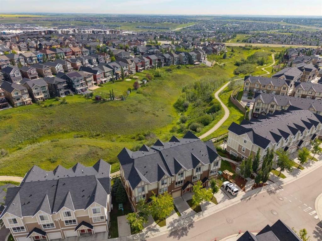 61 Sherwood Lane NW, Calgary — main listing photo