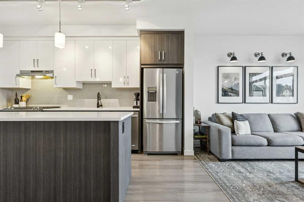 61 Sherwood Lane NW, Calgary — photo 5 of 34