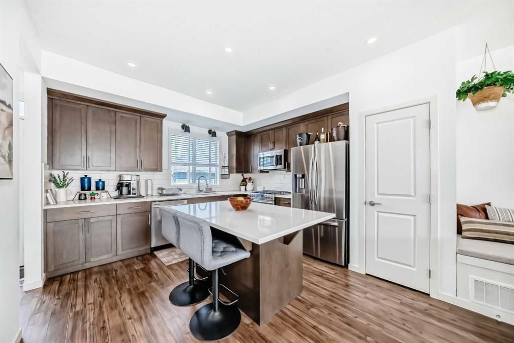 59 Wolf Hollow Way SE, Calgary — photo 3 of 40